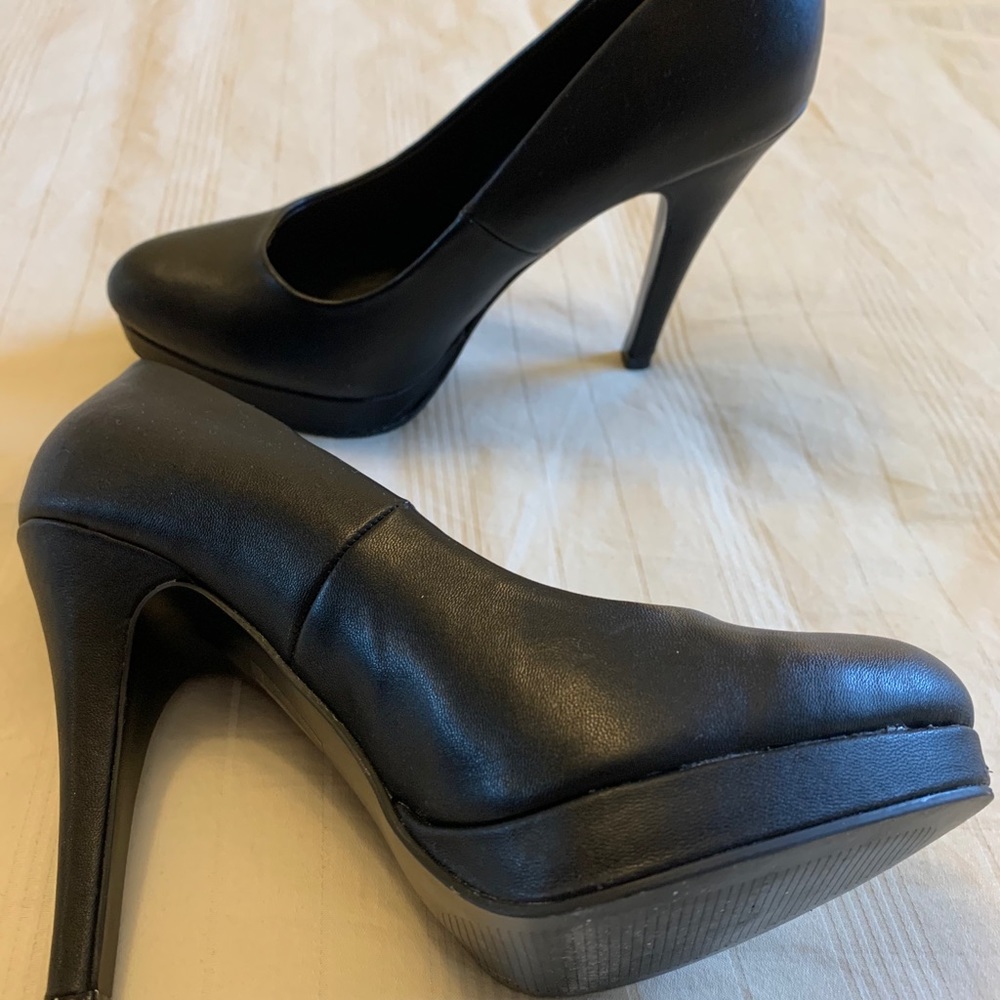 Black Faux Leather Pumps